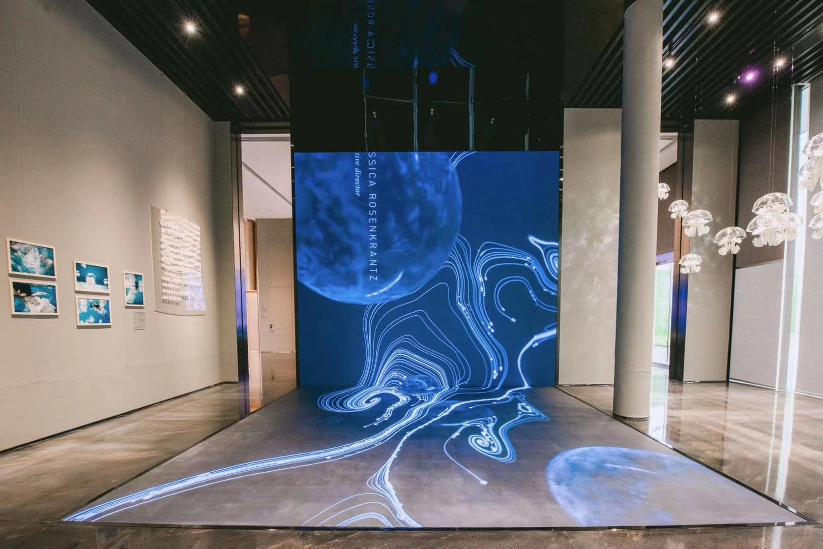 Wie man das nahtlose Spleißen von LED -Display？ realisiert？